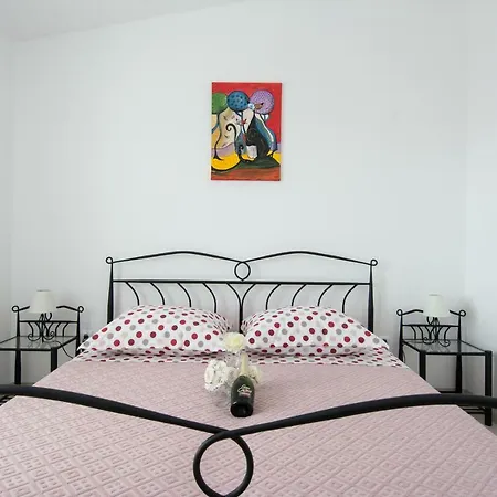 Iva דירה טרוגיר